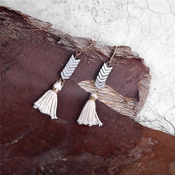 Natural Ore Chevron Arrow Tassel Gold Earrings - Picture 3 of 9
